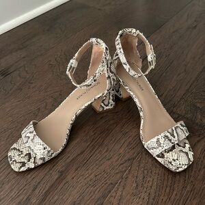 Donald Pliner snake skin heels